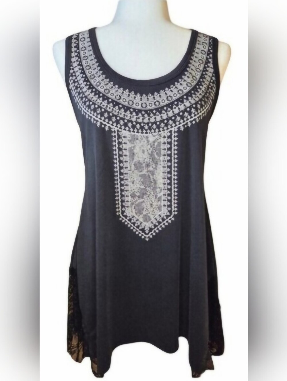 Vocal Rhinestone Medallion Lace Sharkbite Tunic Tank Top Grey Black Sm